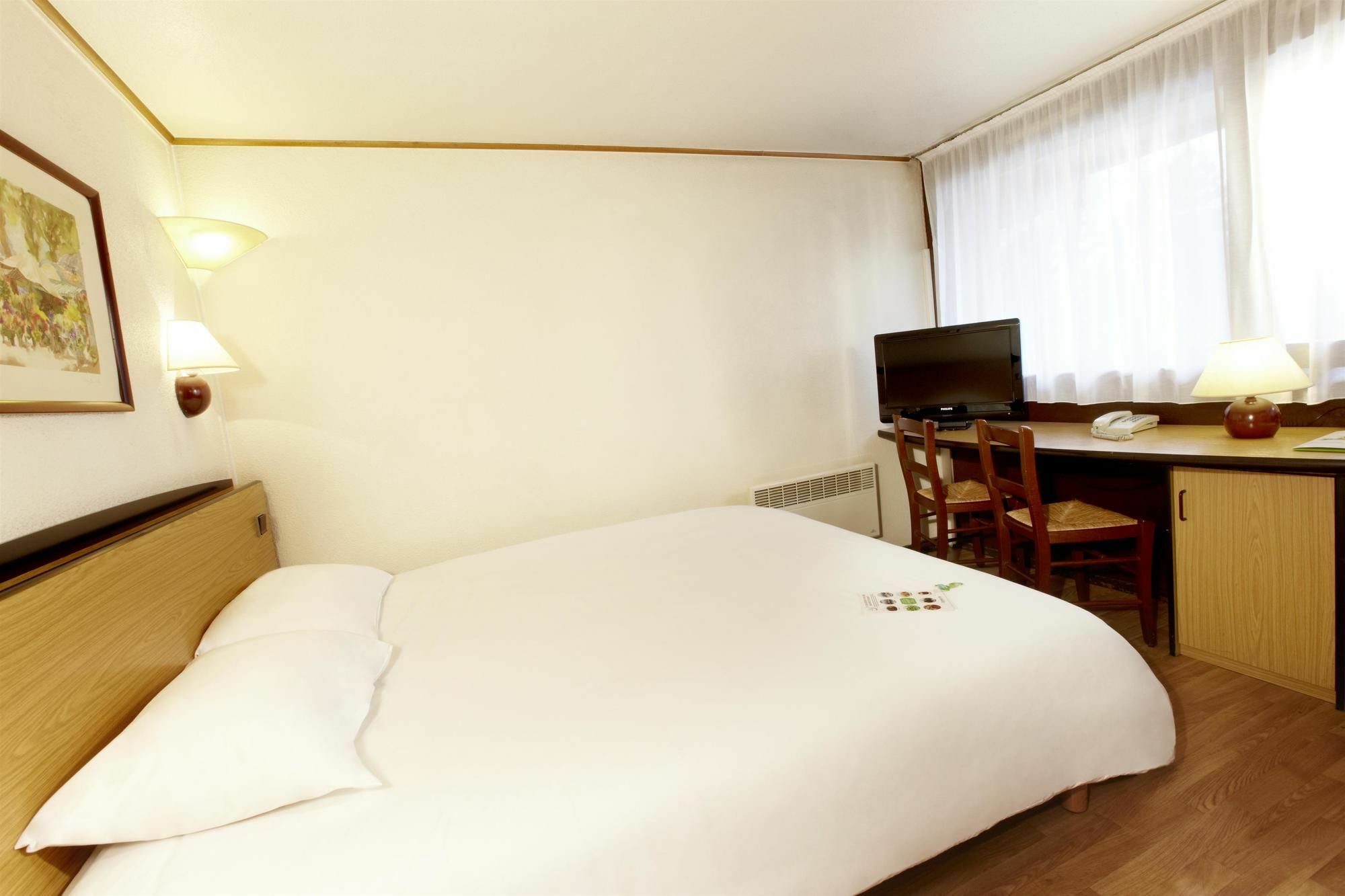 Kyriad Direct Nancy Est - Essey Bagian luar foto
